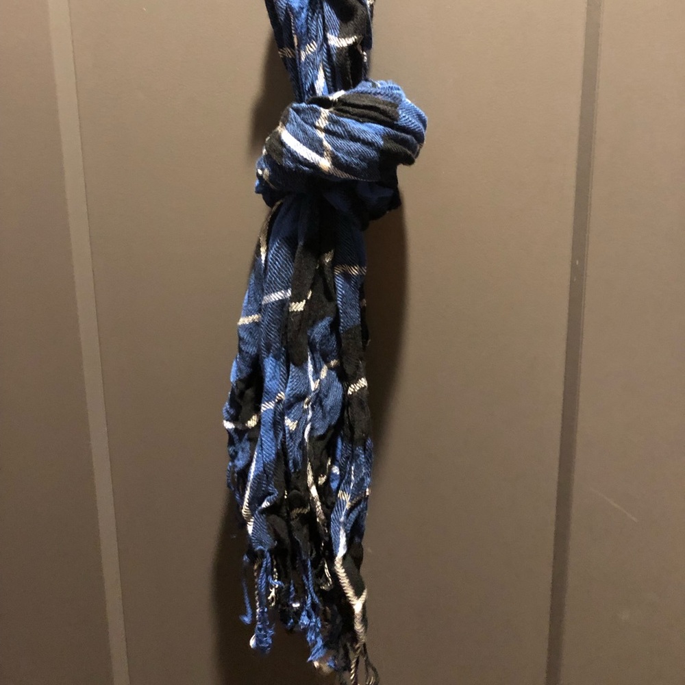 Plaid blue scarf